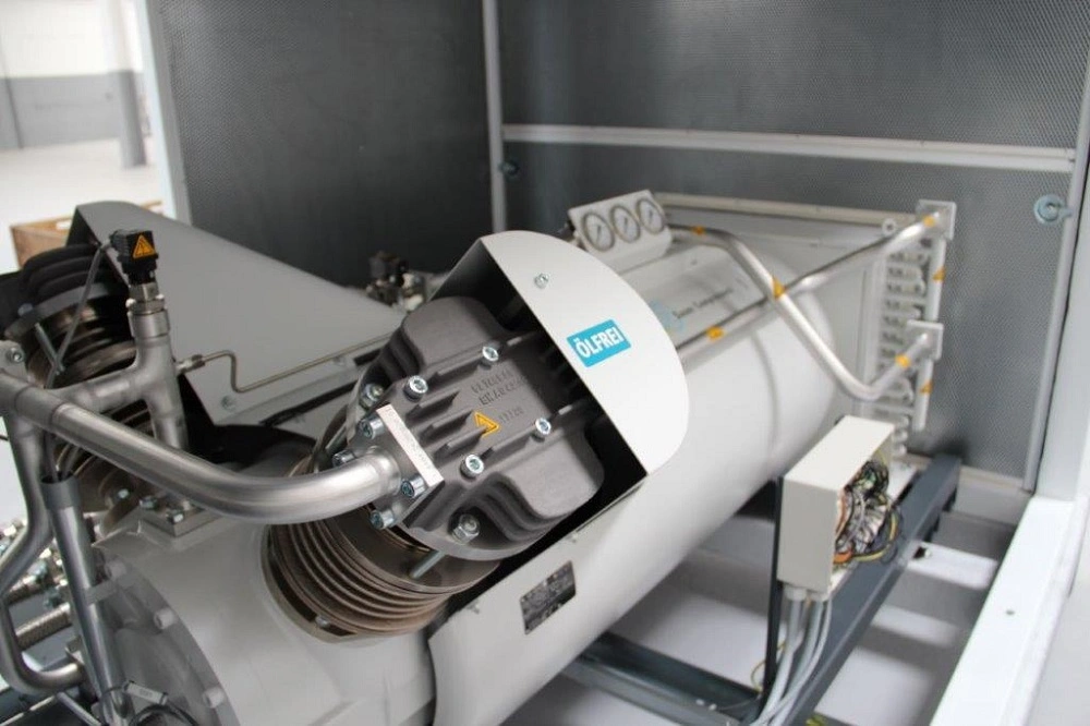 Carbon dioxide compressor